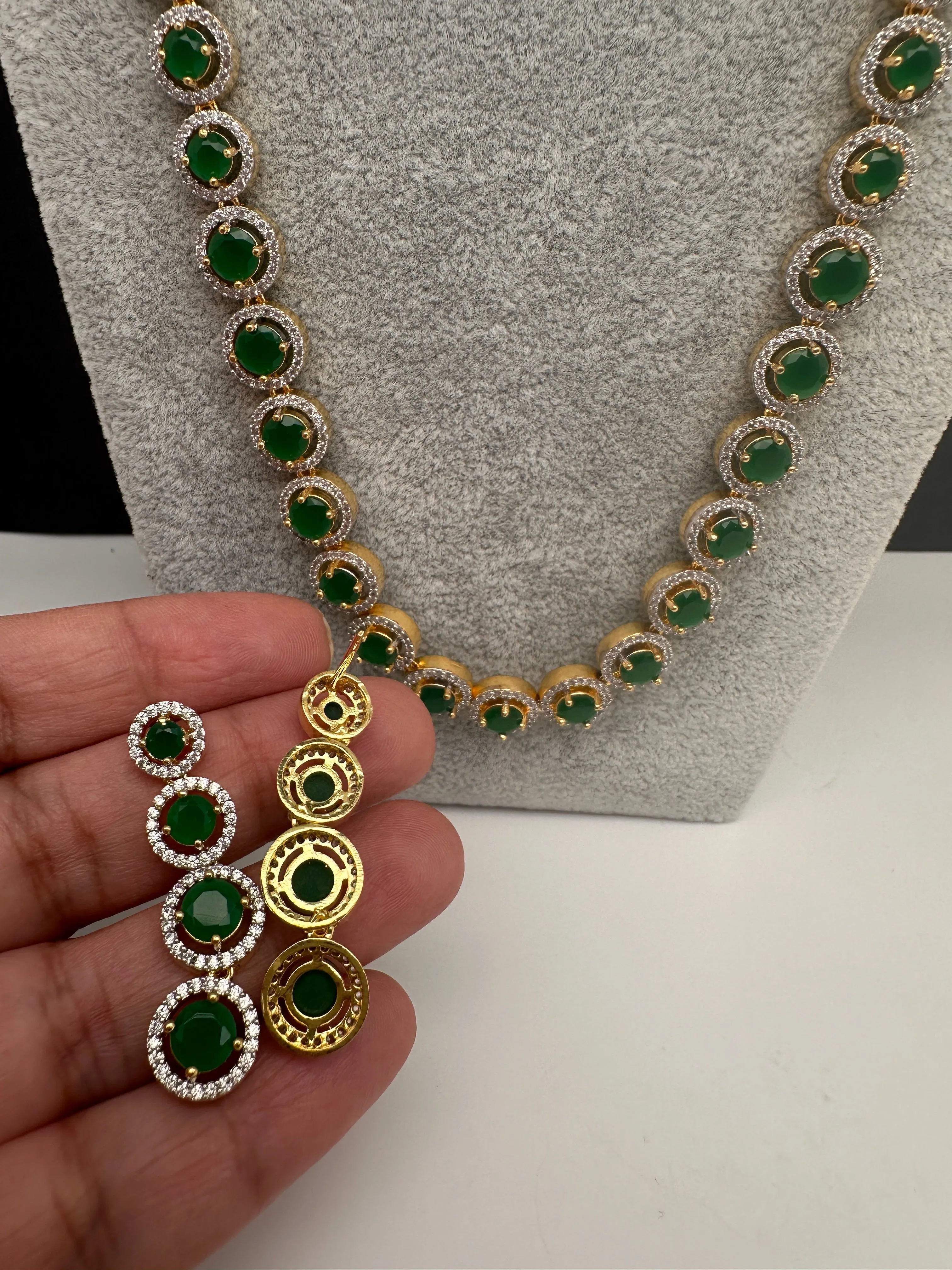 AD Emerald Green Stone Long Mala