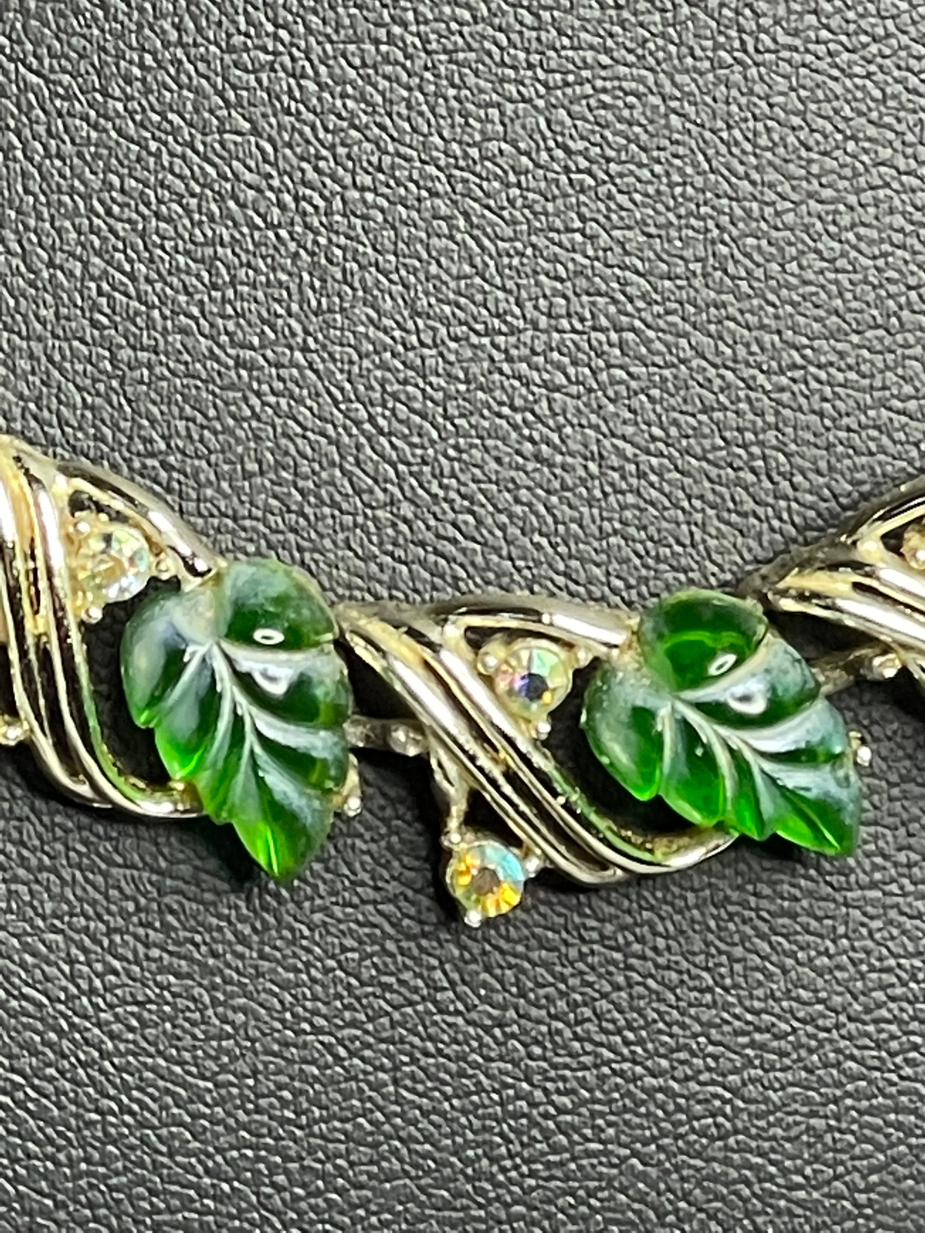 Vintage Green Jelly Carved Leaf and Rhinestone Gold Tone Necklace